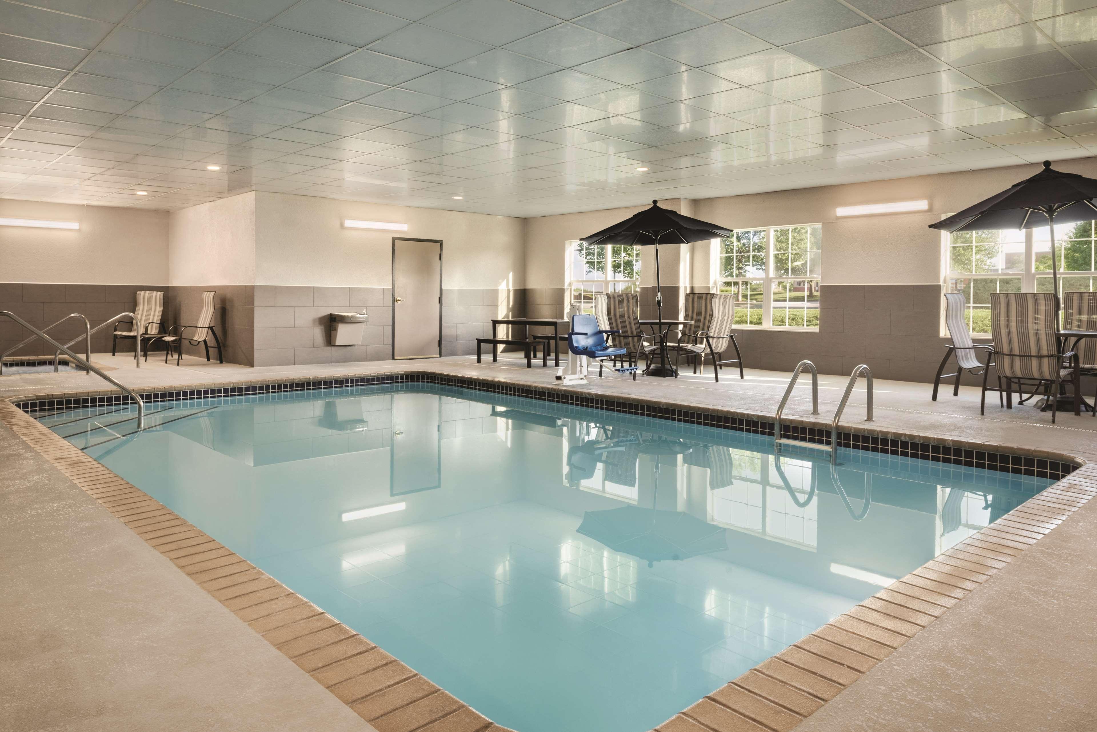 Country Inn & Suites By Radisson, Coralville, Ia Exteriér fotografie