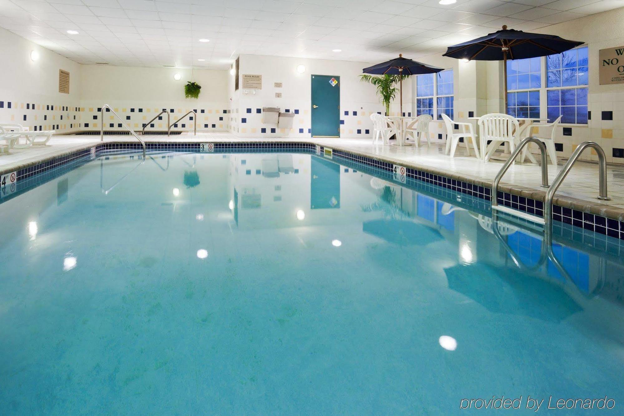 Country Inn & Suites By Radisson, Coralville, Ia Exteriér fotografie
